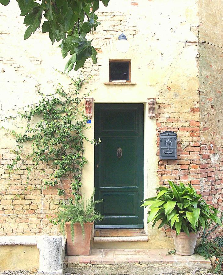 Nell'Antica Torre Di Fronte A Siena Apartment Bagian luar foto