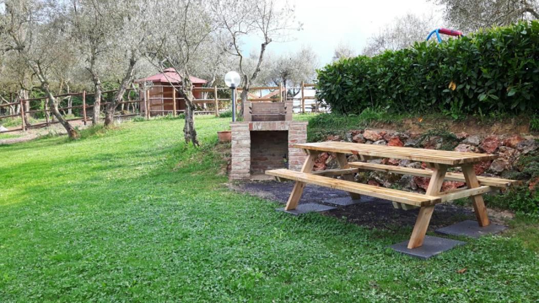 Nell'Antica Torre Di Fronte A Siena Apartment Bagian luar foto